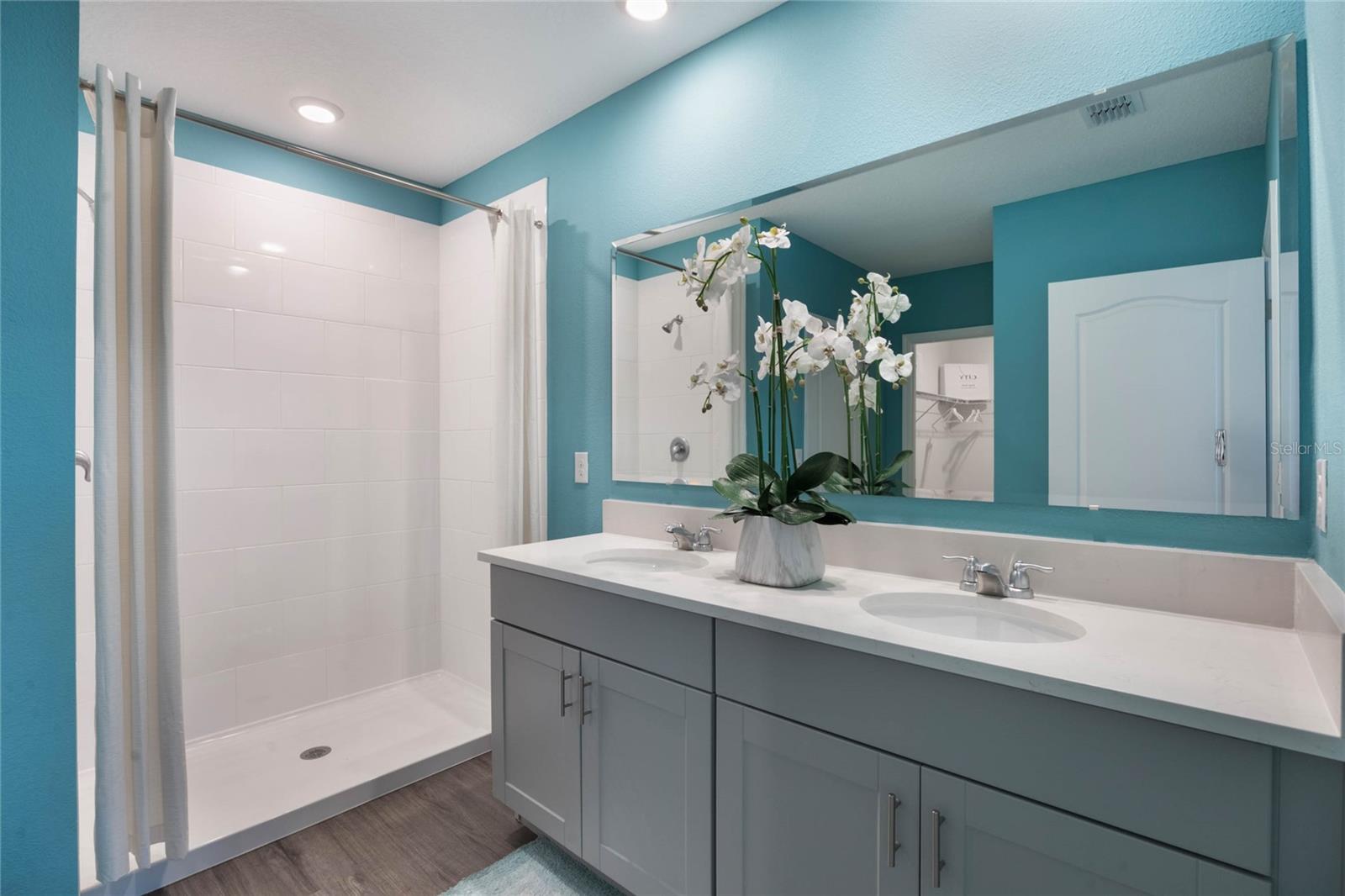 Image 33 of 63 For 1902 Walnut Creek Drive