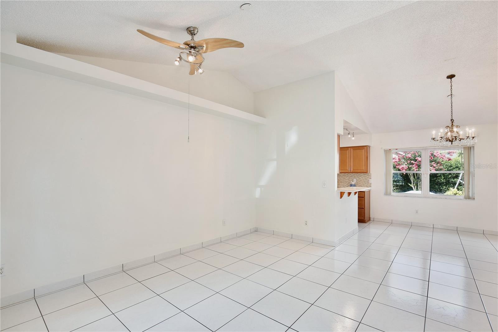 Image 4 of 29 For 14063 Ithaca Way
