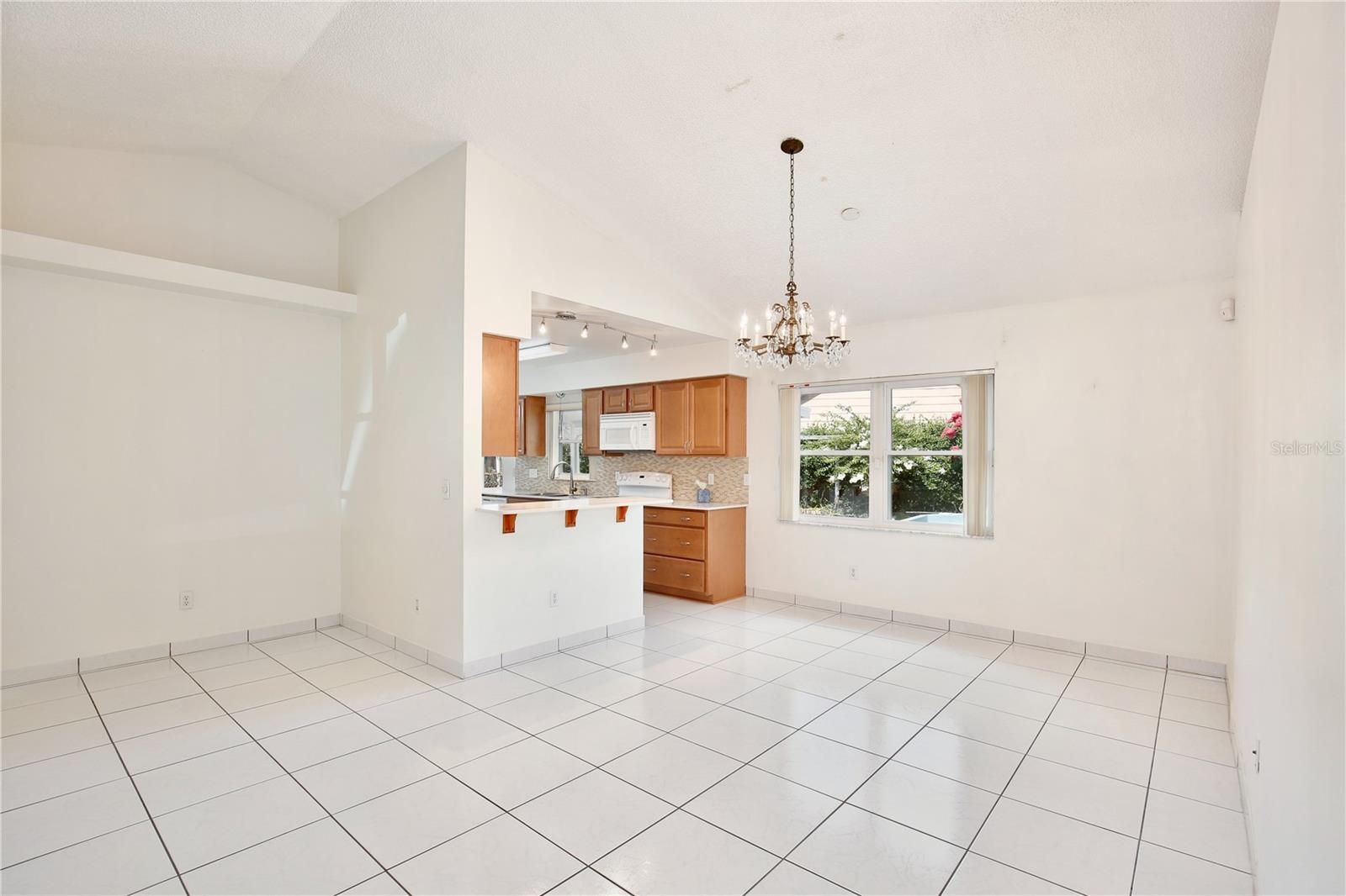 Image 5 of 29 For 14063 Ithaca Way