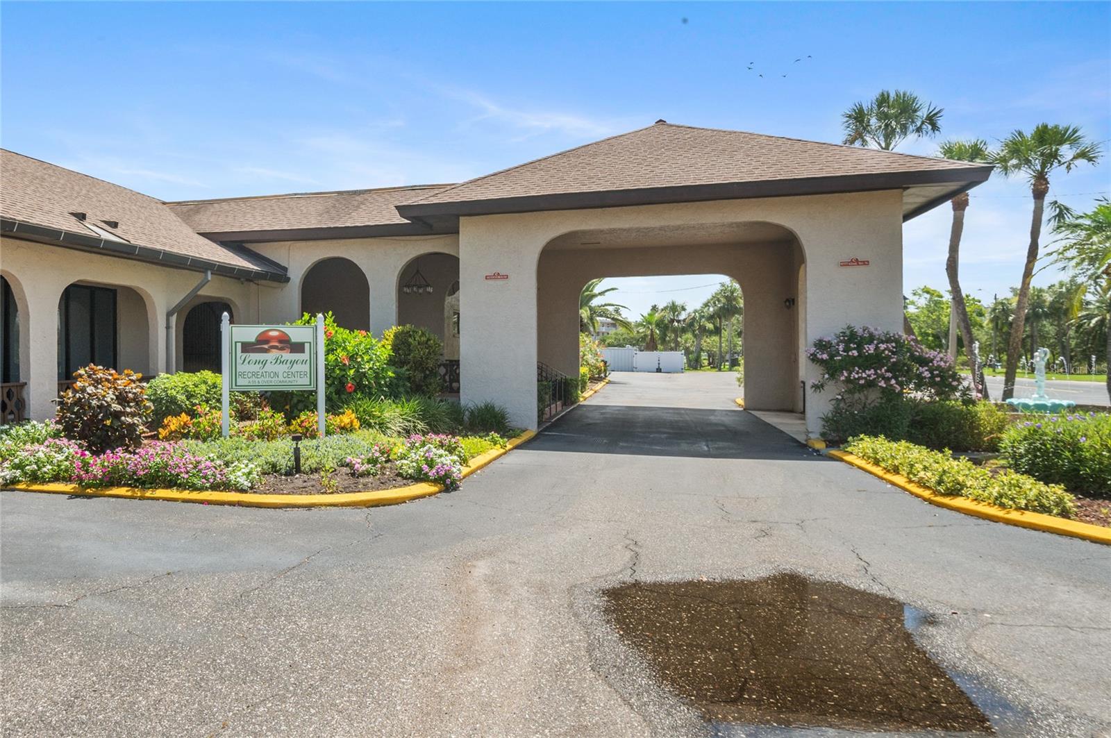 Listing photo id 17 for 9860 62nd Terrace N 1047