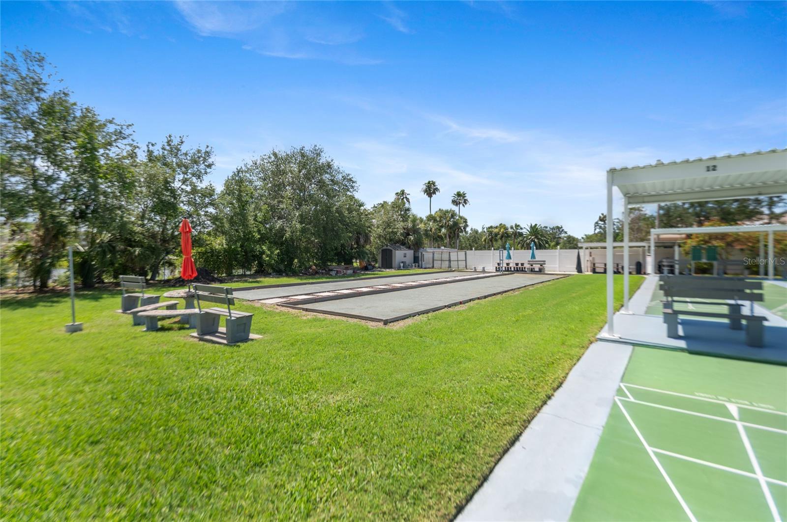 Listing photo id 24 for 9860 62nd Terrace N 1047