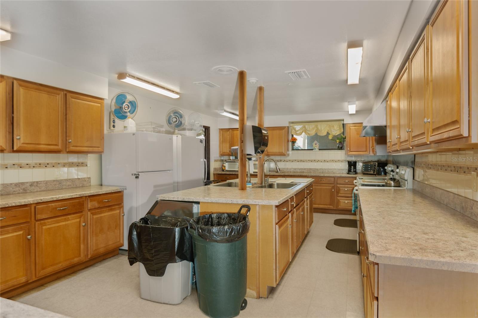 Listing photo id 29 for 9860 62nd Terrace N 1047