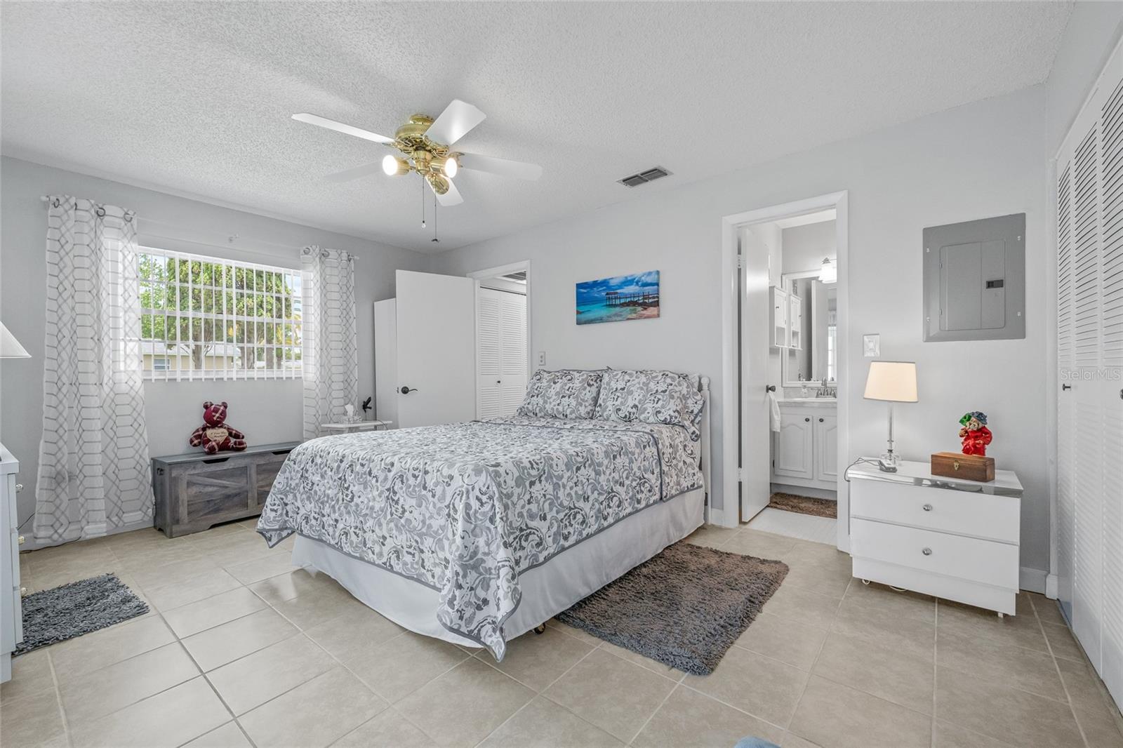 Image 18 of 34 For 11923 Boynton Lane B
