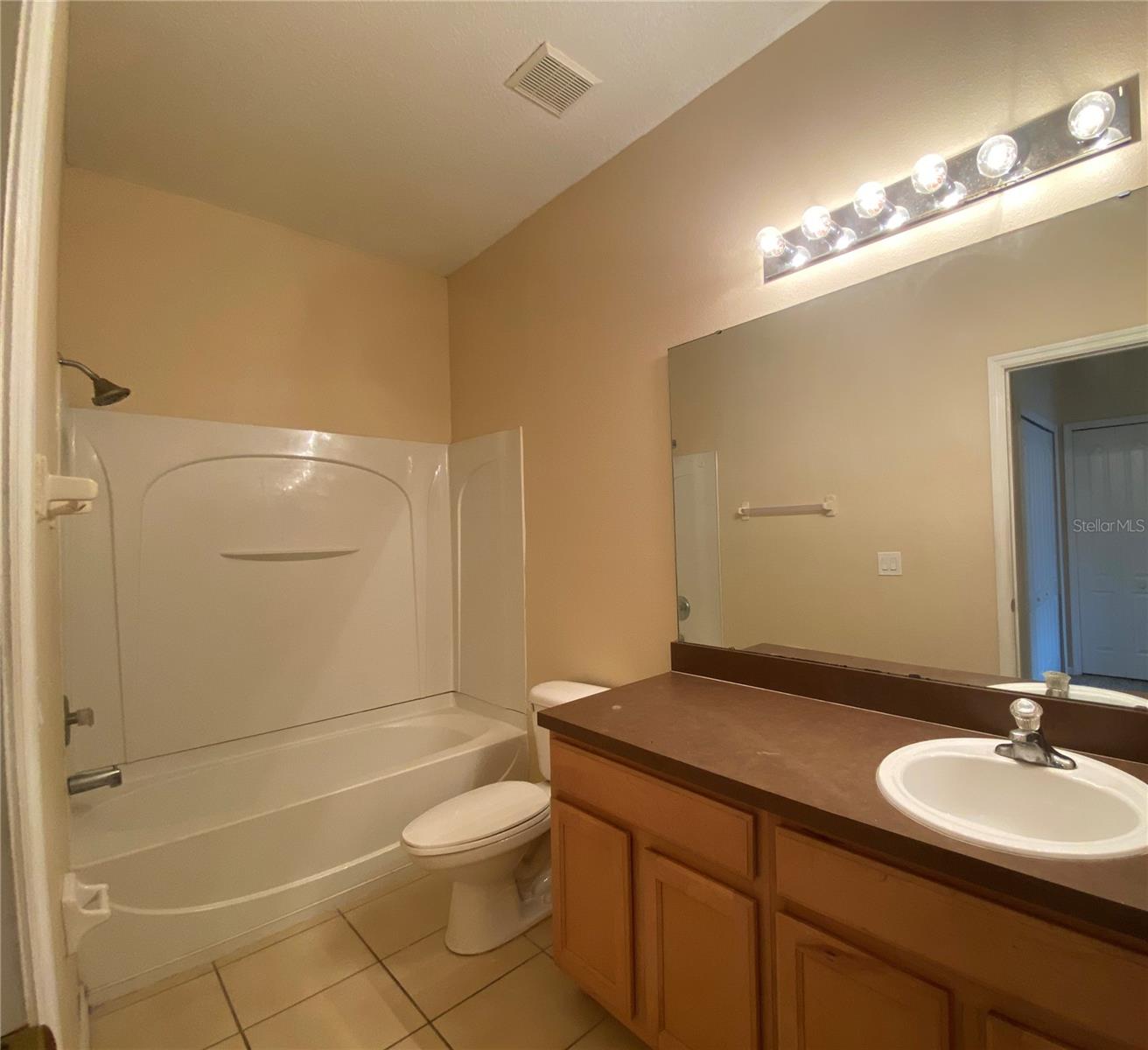 Image 10 of 27 For 6660 Goldenrod Road B