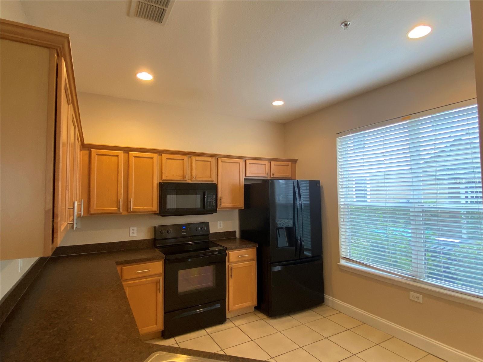 Image 6 of 27 For 6660 Goldenrod Road B