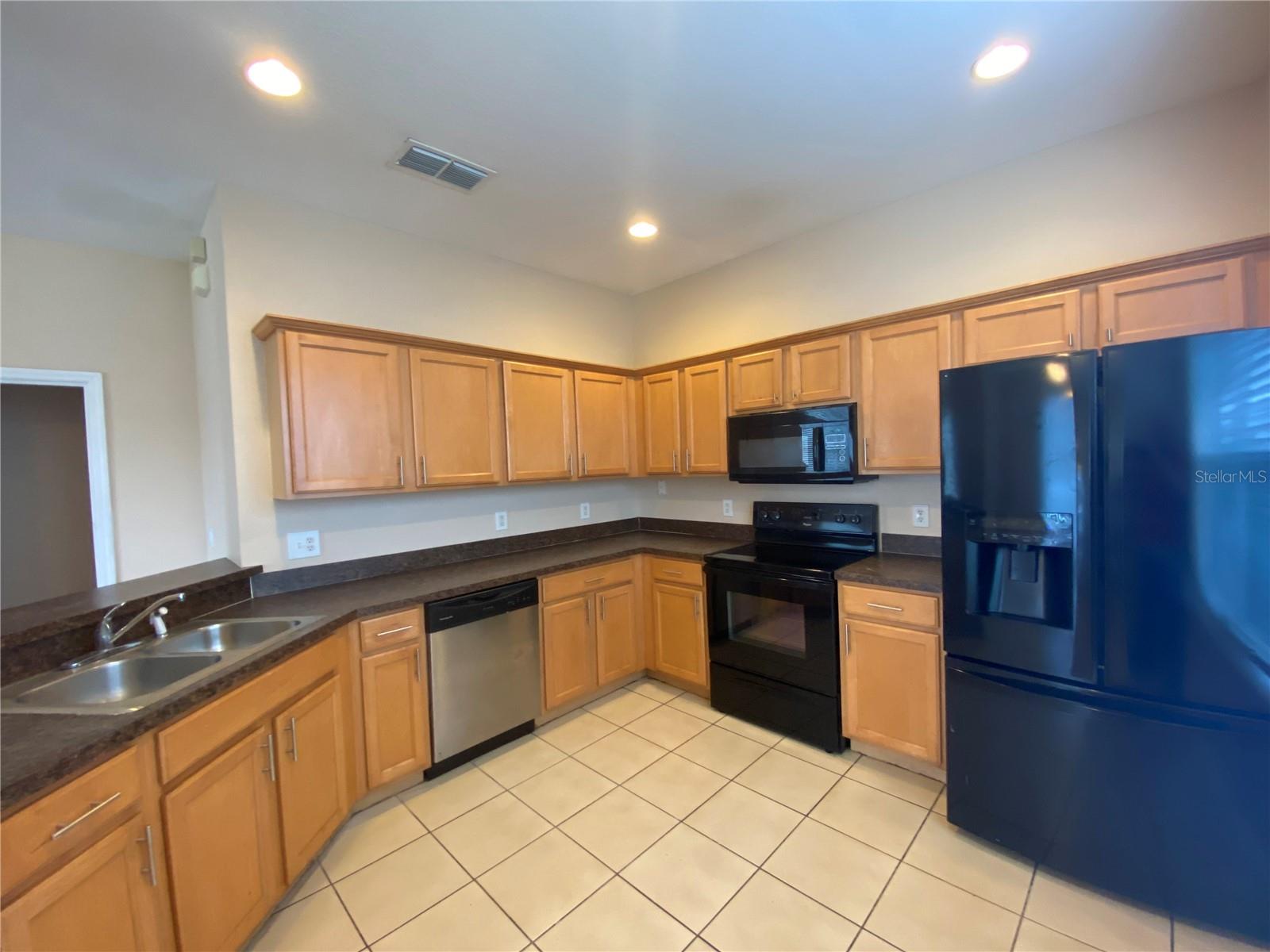 Image 7 of 27 For 6660 Goldenrod Road B