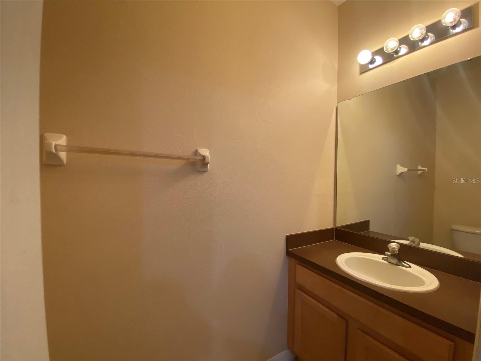 Image 8 of 27 For 6660 Goldenrod Road B