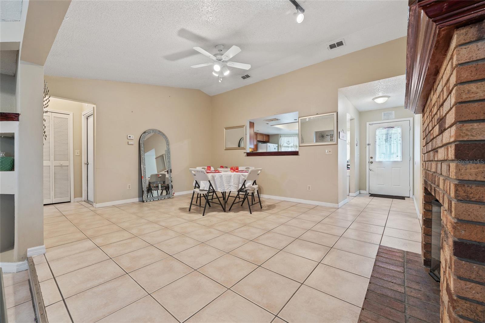 Image 8 of 20 For 2753 Beckwith Street