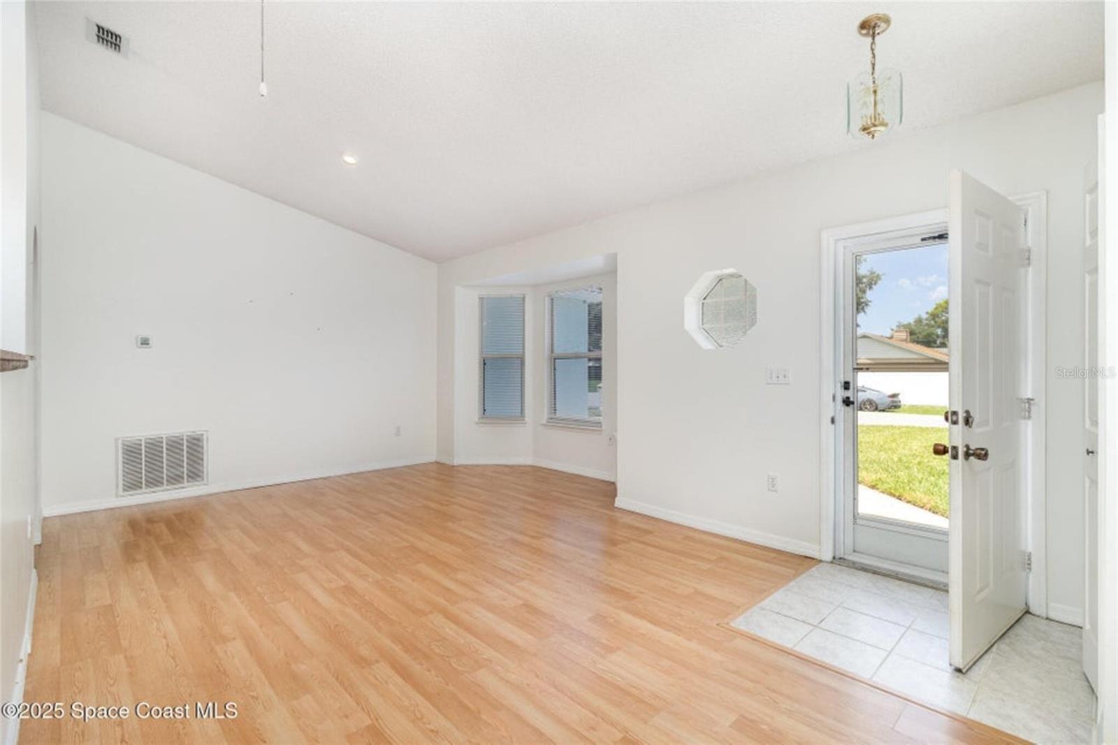 Image 4 of 26 For 6856 Buxton Avenue