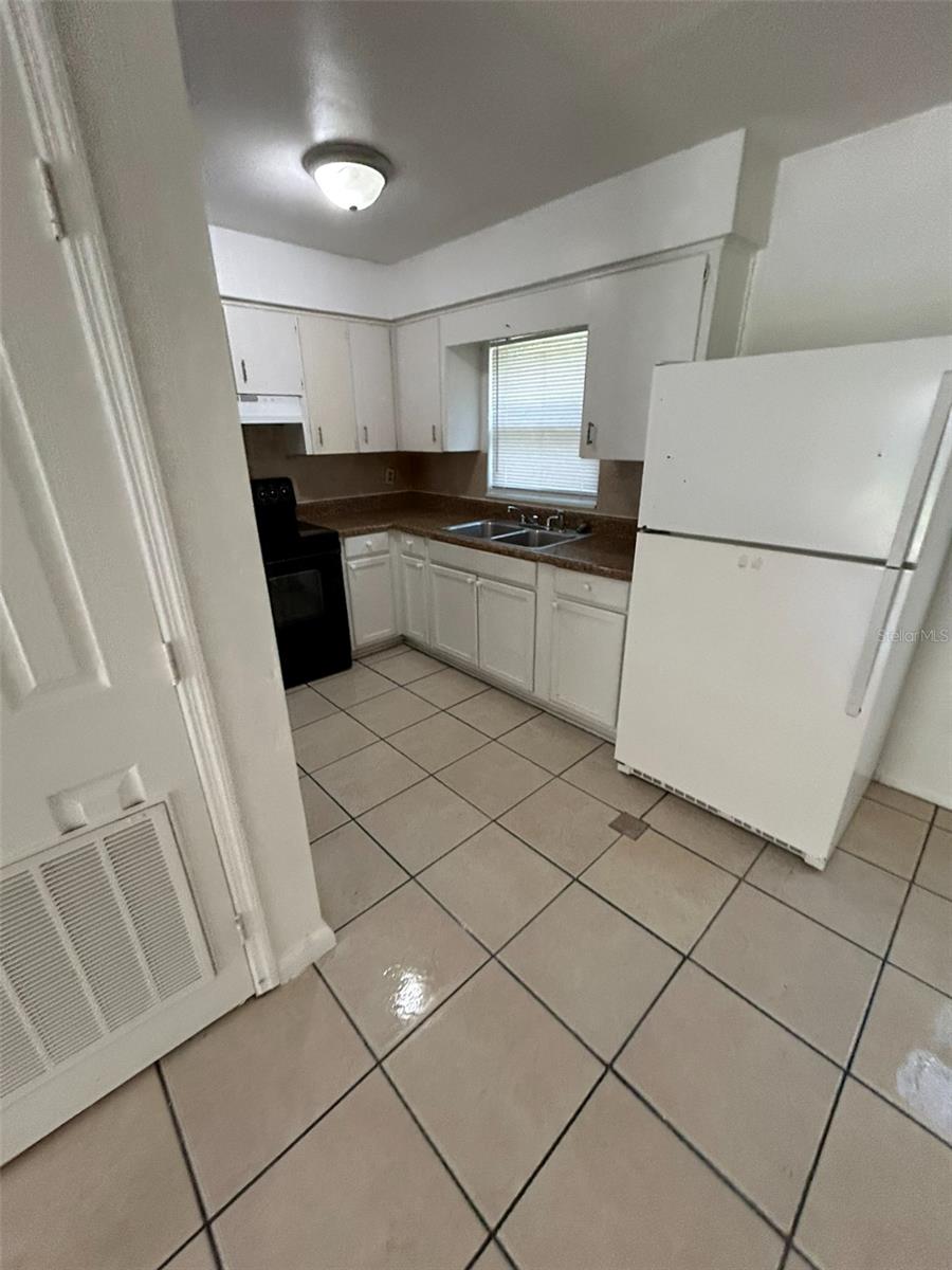 Image 2 of 12 For 1918 Selleen Drive