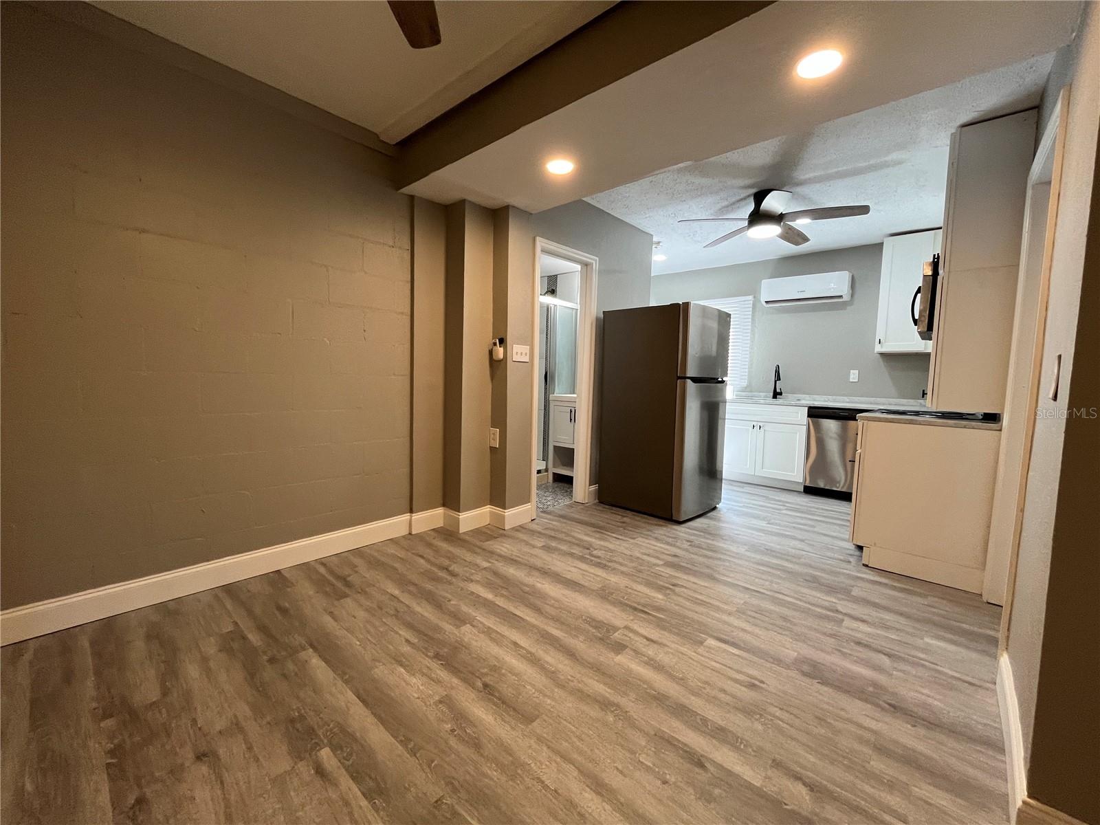 Image 5 of 10 For 2307 Formosa Avenue B