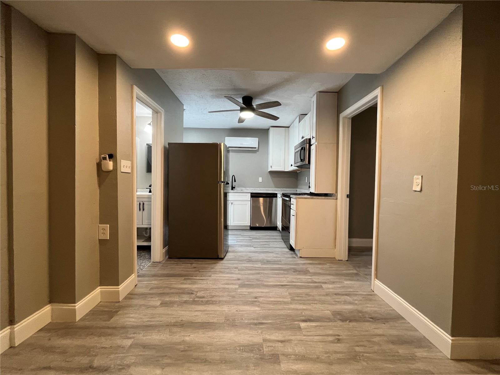 Image 6 of 10 For 2307 Formosa Avenue B