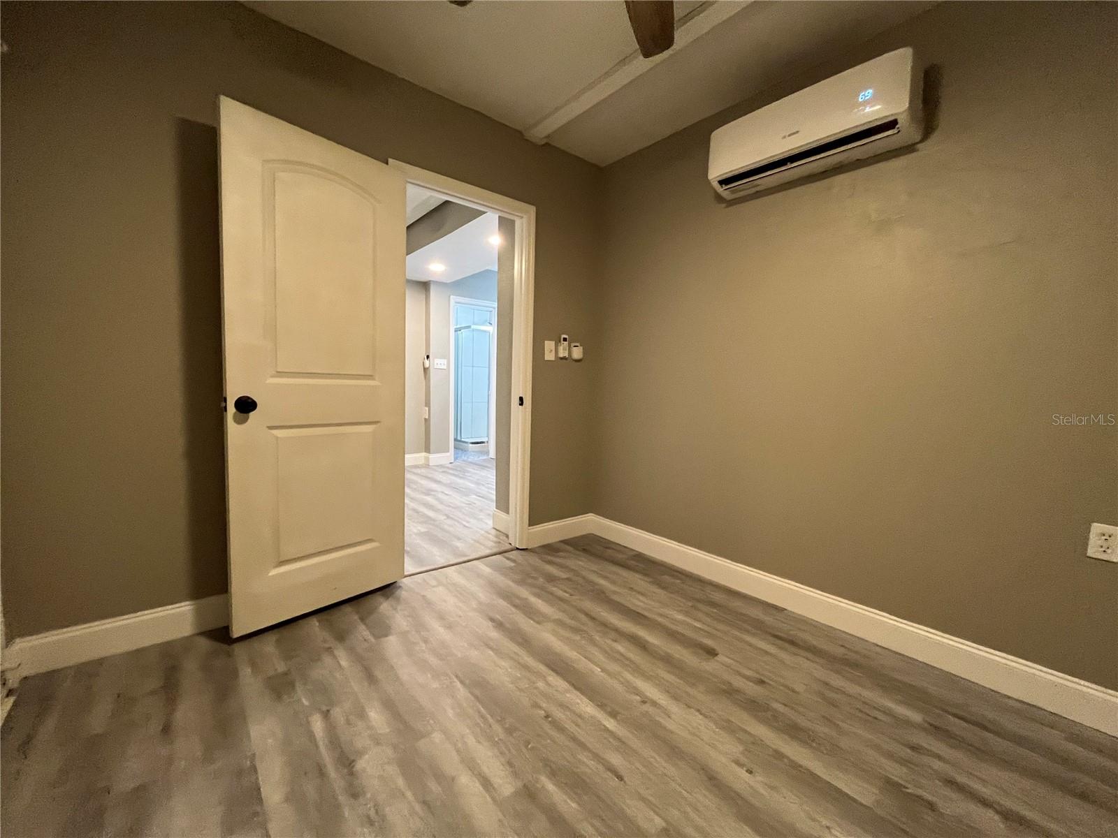 Image 7 of 10 For 2307 Formosa Avenue B