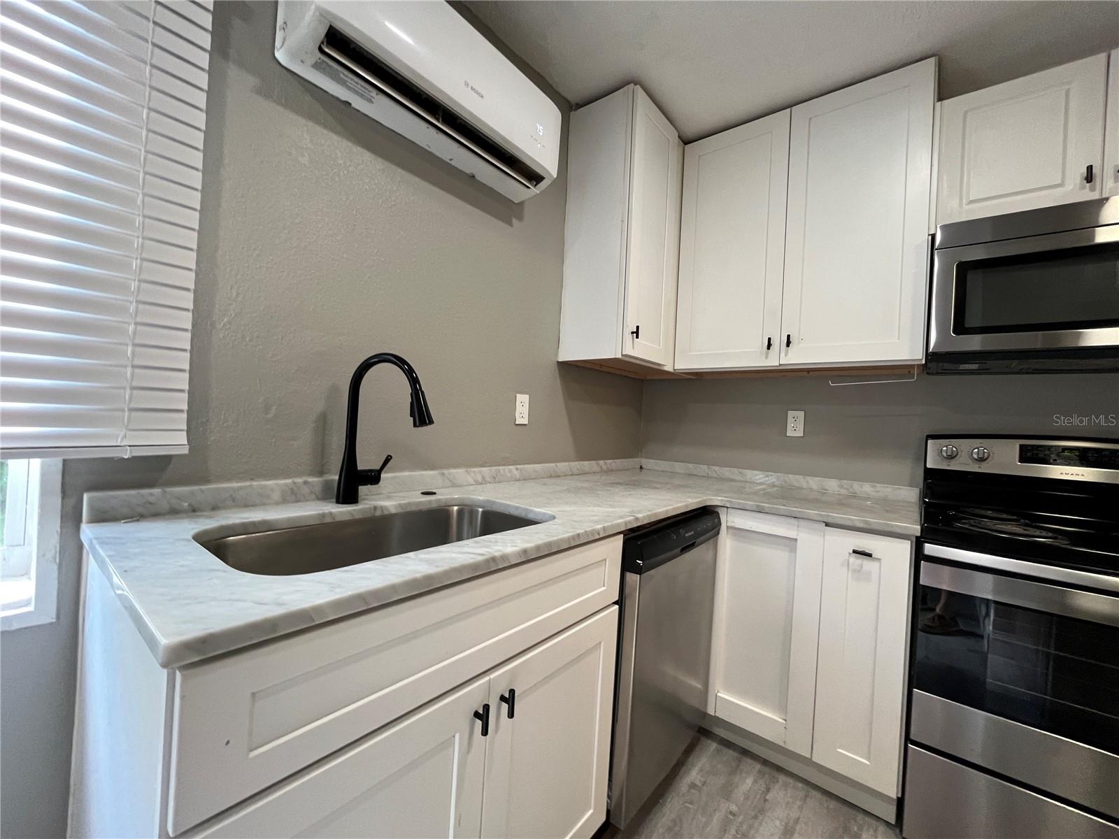 Image 9 of 10 For 2307 Formosa Avenue B