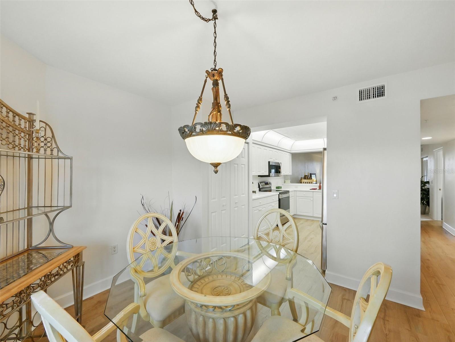 Image 6 of 48 For 426 Bouchelle Drive 202