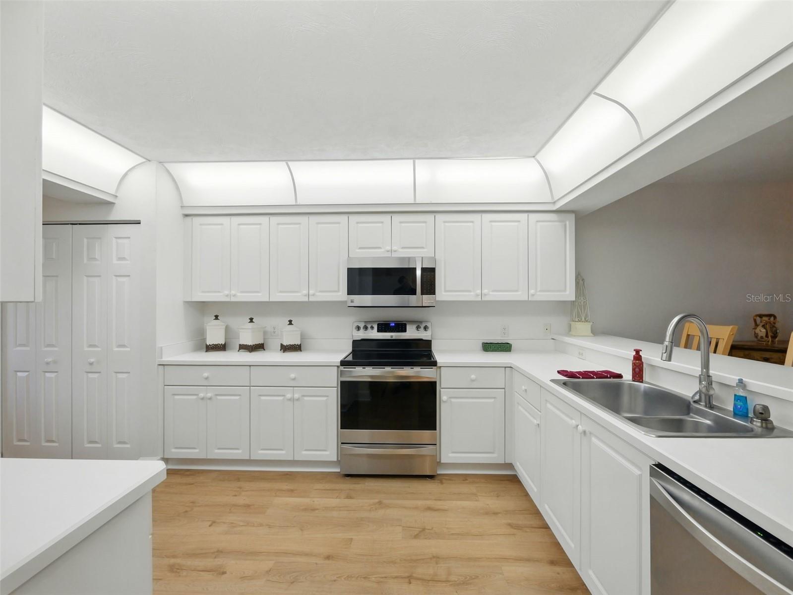 Image 9 of 48 For 426 Bouchelle Drive 202