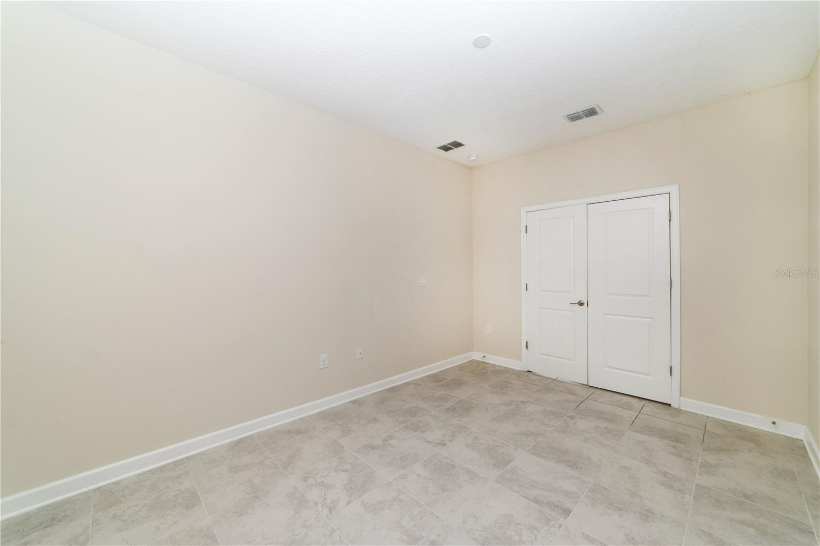 Image 14 of 47 For 7530 Summerlake Groves Street