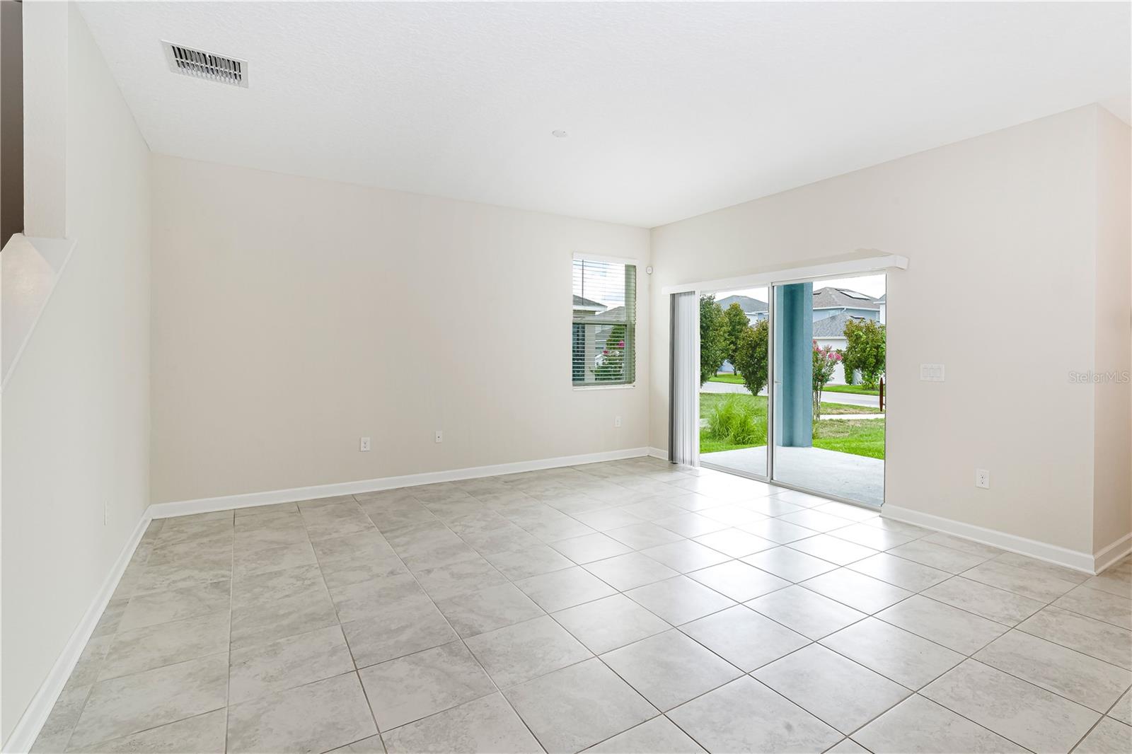 Image 19 of 47 For 7530 Summerlake Groves Street
