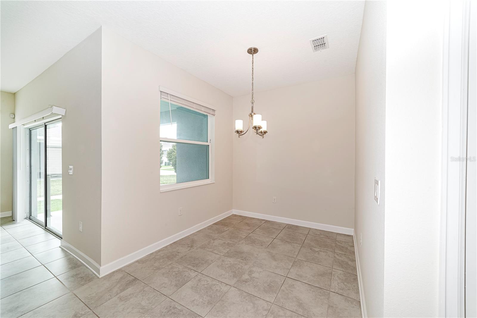 Image 32 of 47 For 7530 Summerlake Groves Street