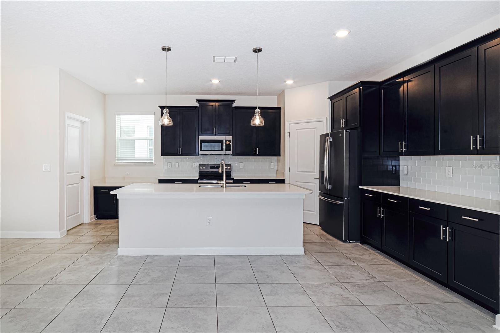 Image 5 of 47 For 7530 Summerlake Groves Street