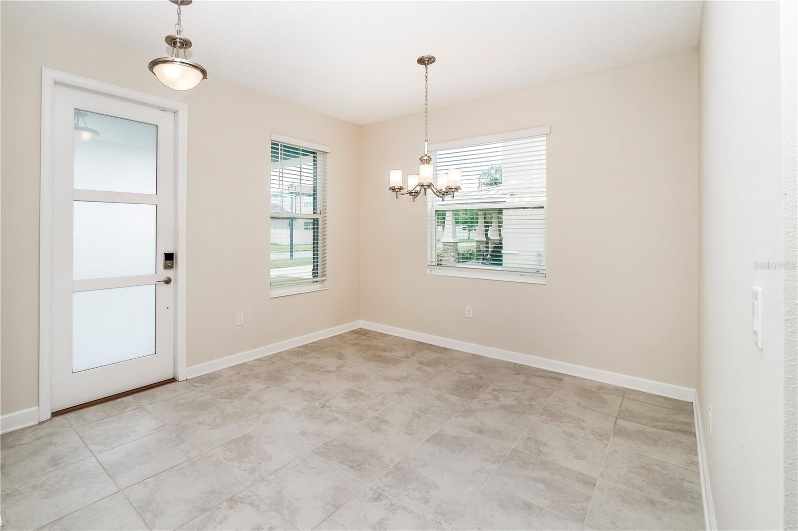 Image 9 of 47 For 7530 Summerlake Groves Street