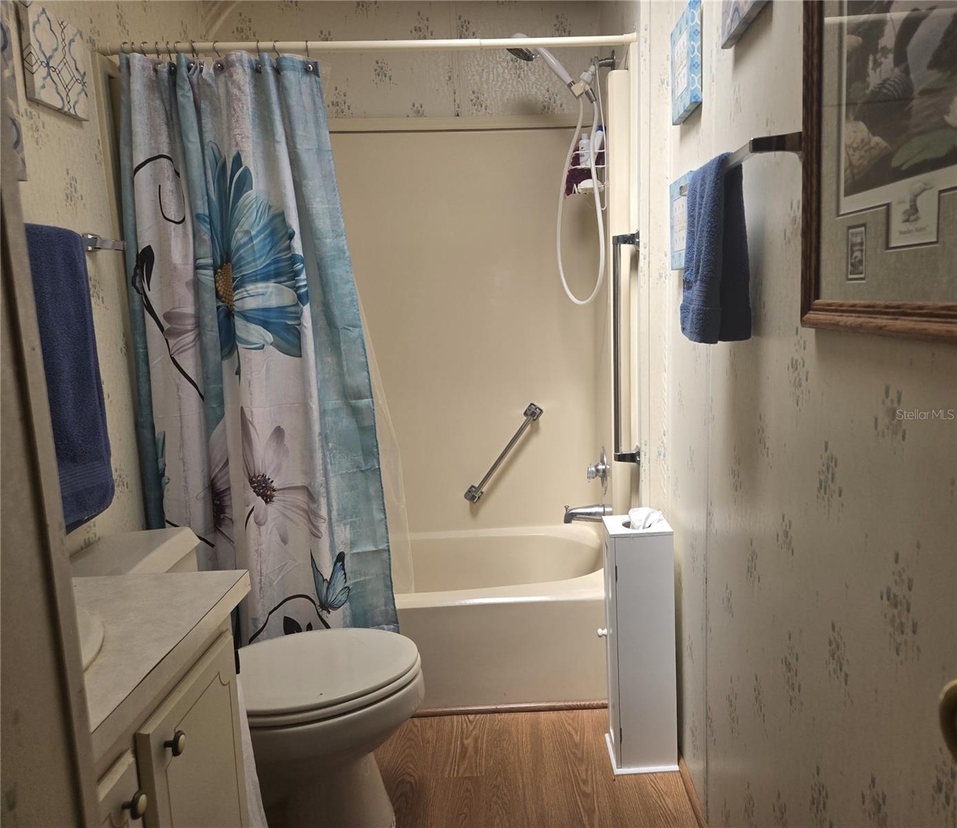 Image 16 of 32 For 2627 Fiddlewood Court 868