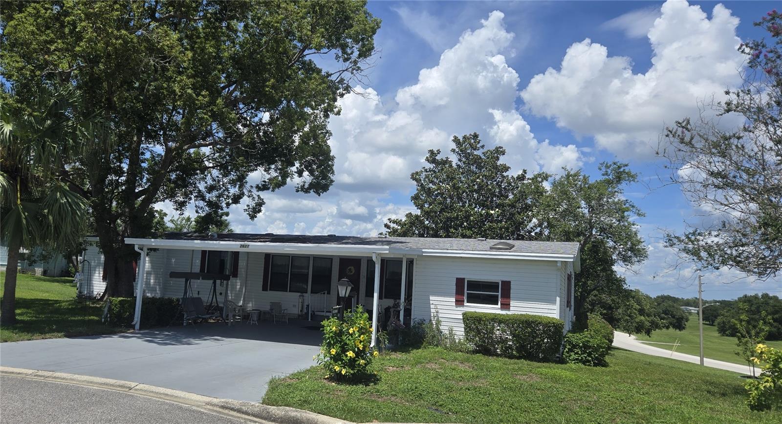 Image 2 of 32 For 2627 Fiddlewood Court 868