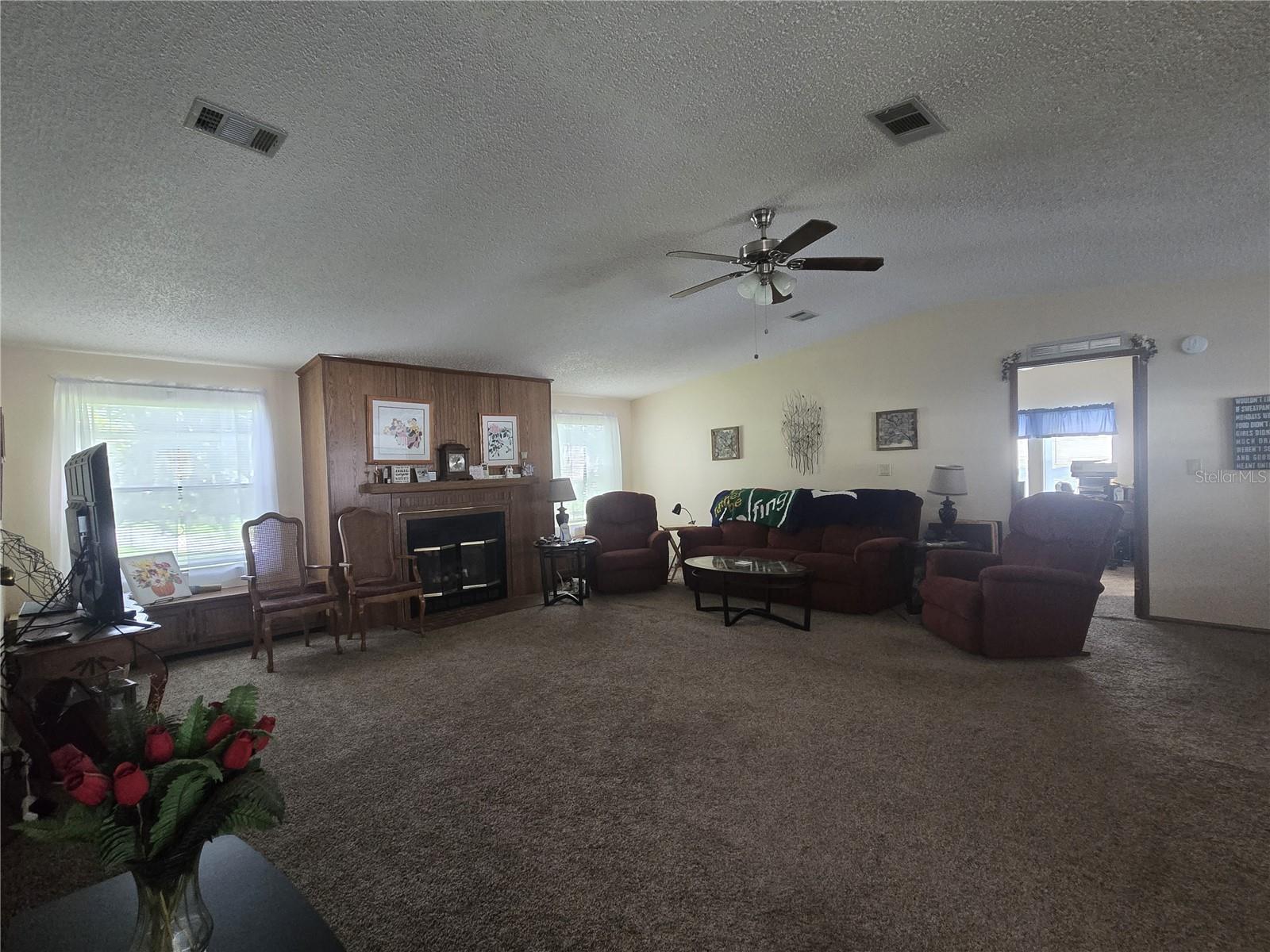 Image 24 of 32 For 2627 Fiddlewood Court 868
