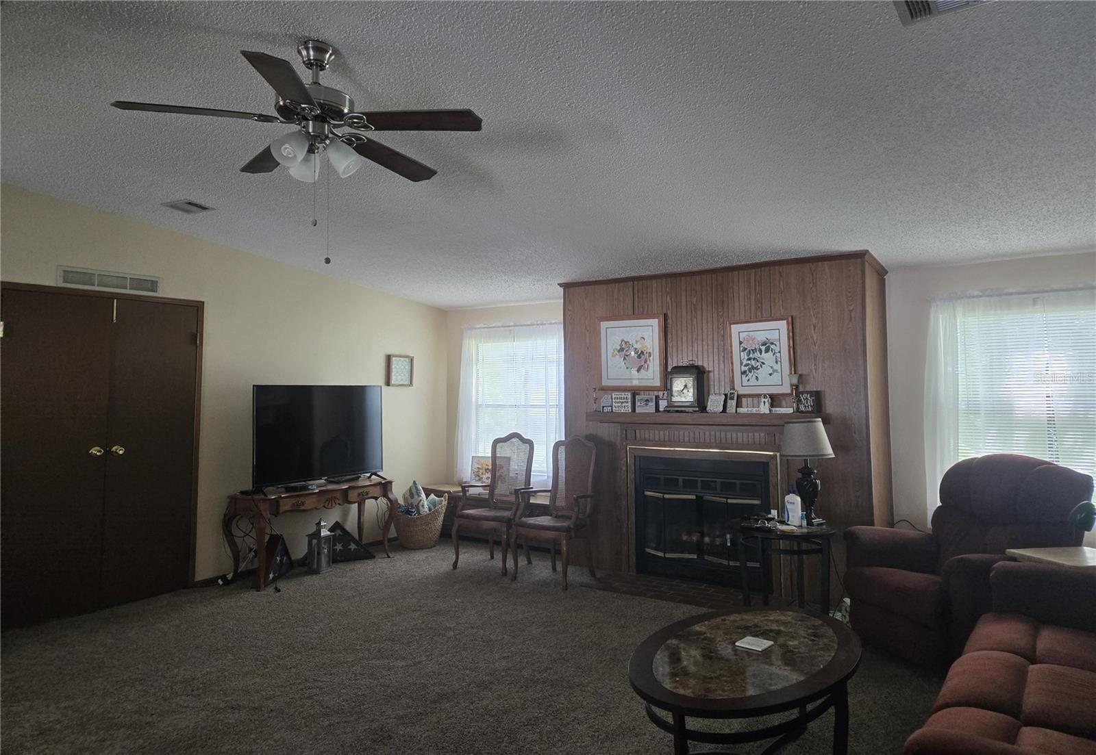 Image 25 of 32 For 2627 Fiddlewood Court 868