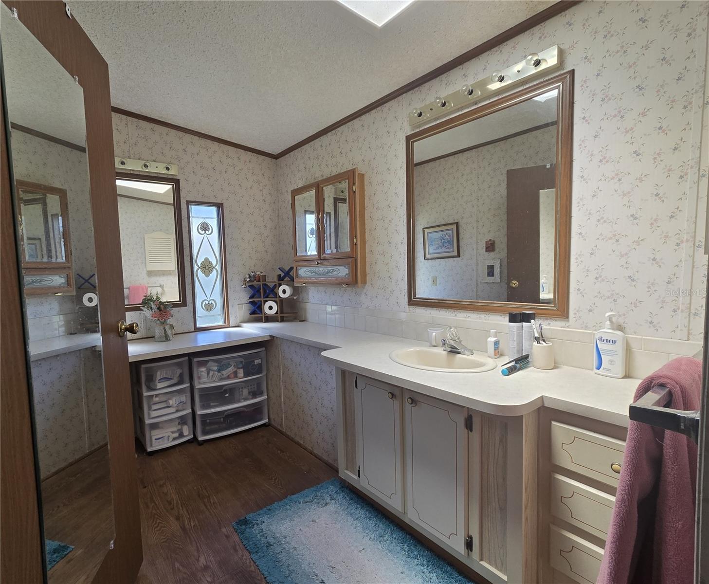 Image 27 of 32 For 2627 Fiddlewood Court 868