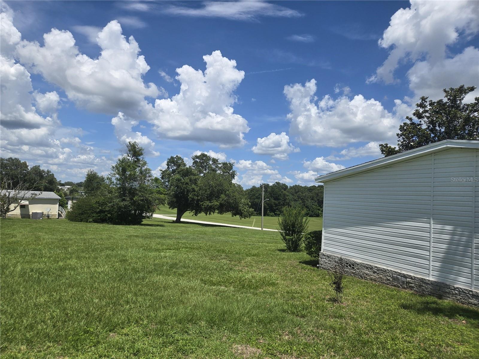 Image 4 of 32 For 2627 Fiddlewood Court 868