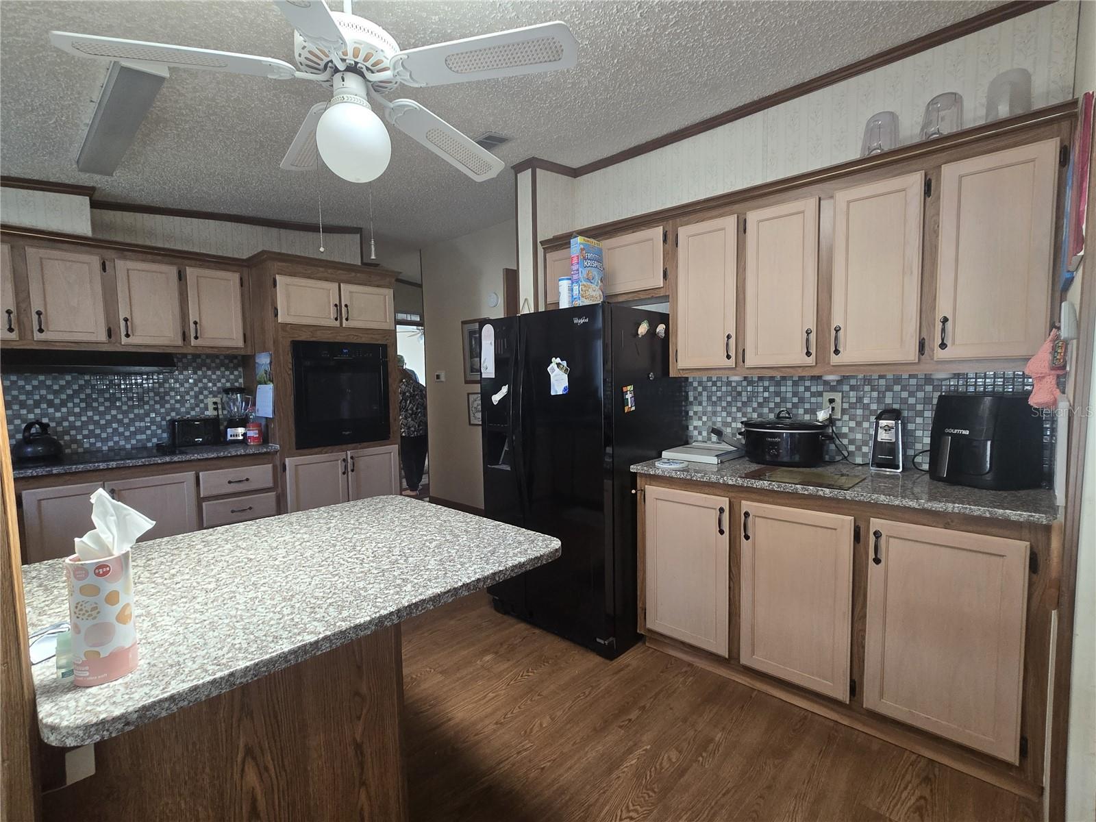 Image 7 of 32 For 2627 Fiddlewood Court 868