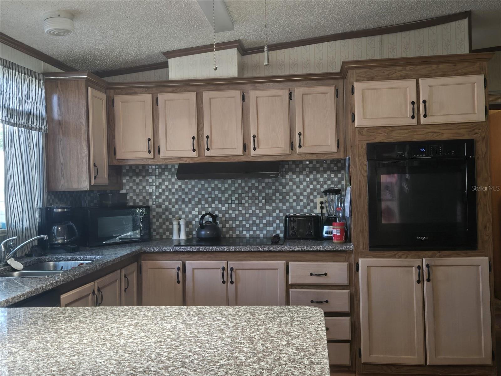 Image 8 of 32 For 2627 Fiddlewood Court 868