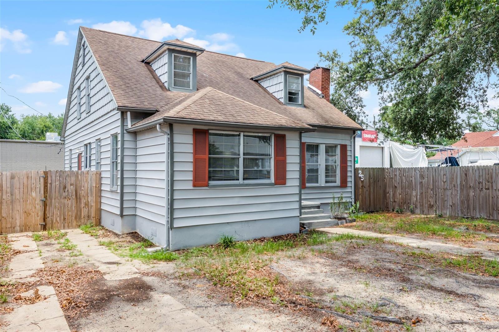 Image 2 of 43 For 25 Pinecrest Avenue