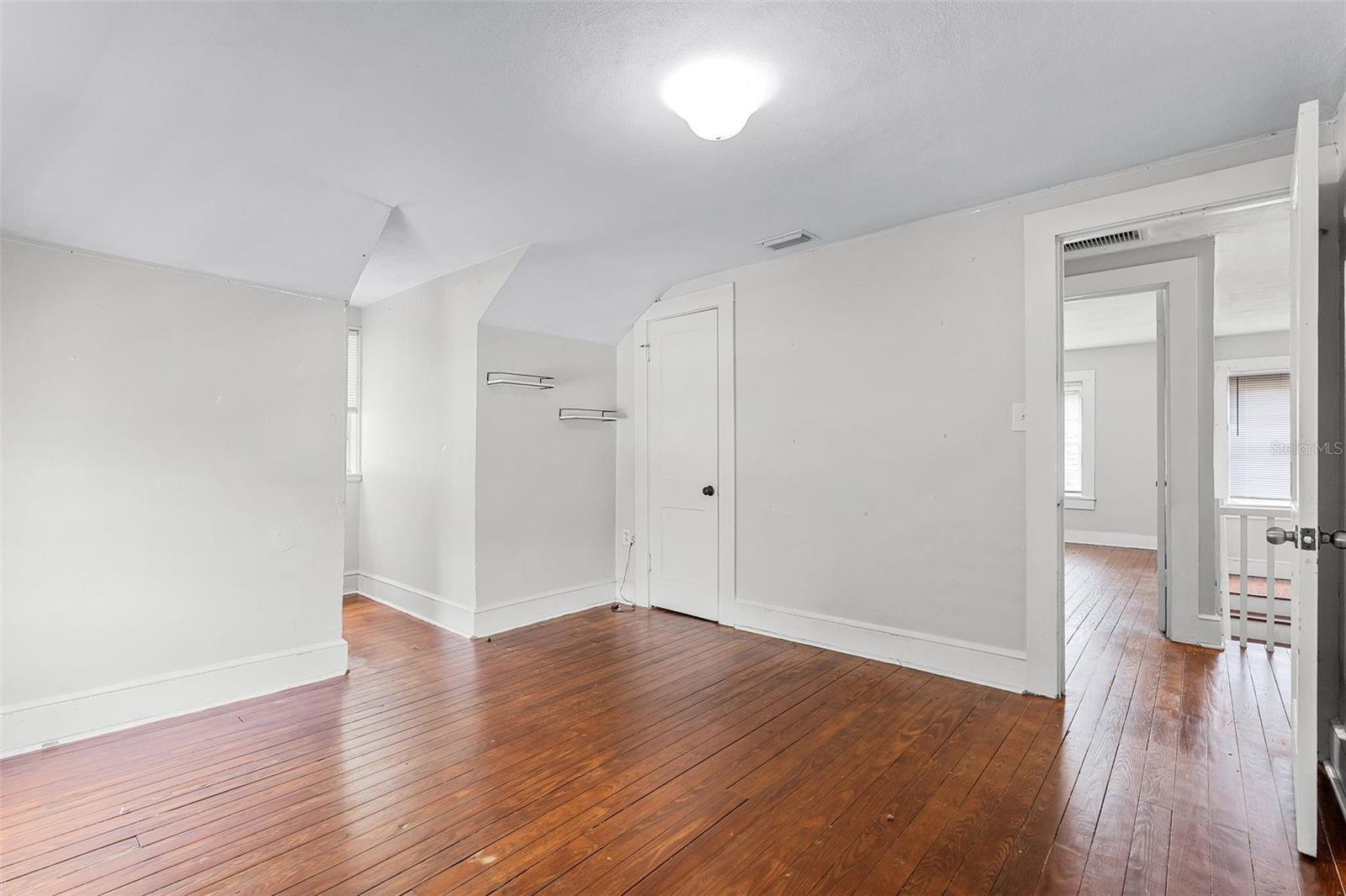 Image 29 of 43 For 25 Pinecrest Avenue