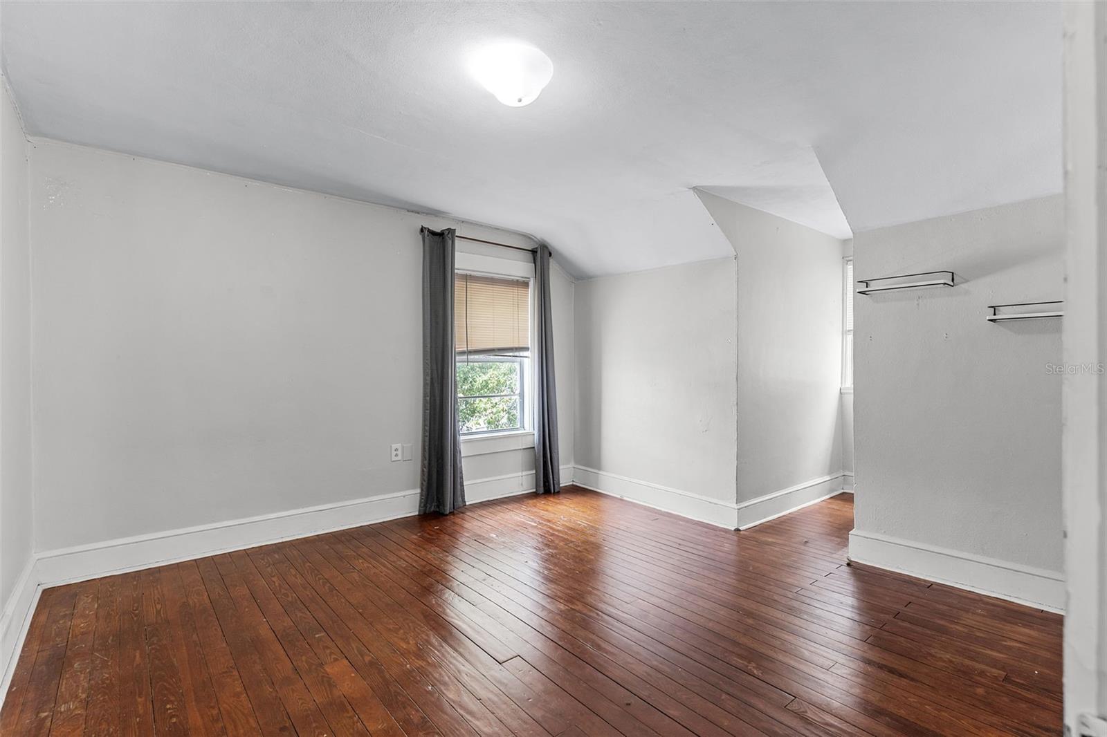 Image 30 of 43 For 25 Pinecrest Avenue