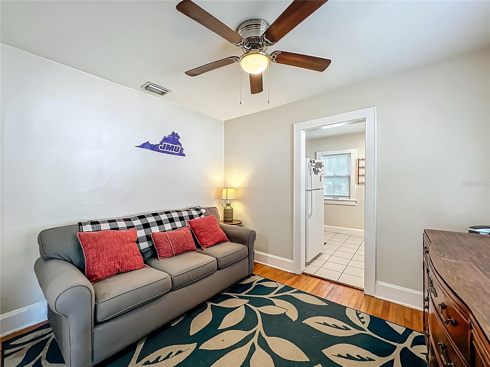 Image 13 of 31 For 1642 Mount Vernon Street