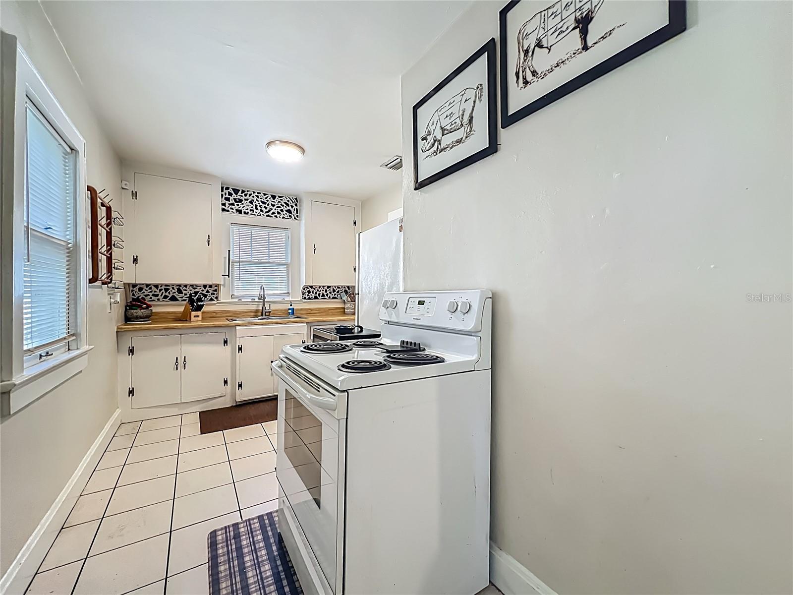 Image 6 of 31 For 1642 Mount Vernon Street