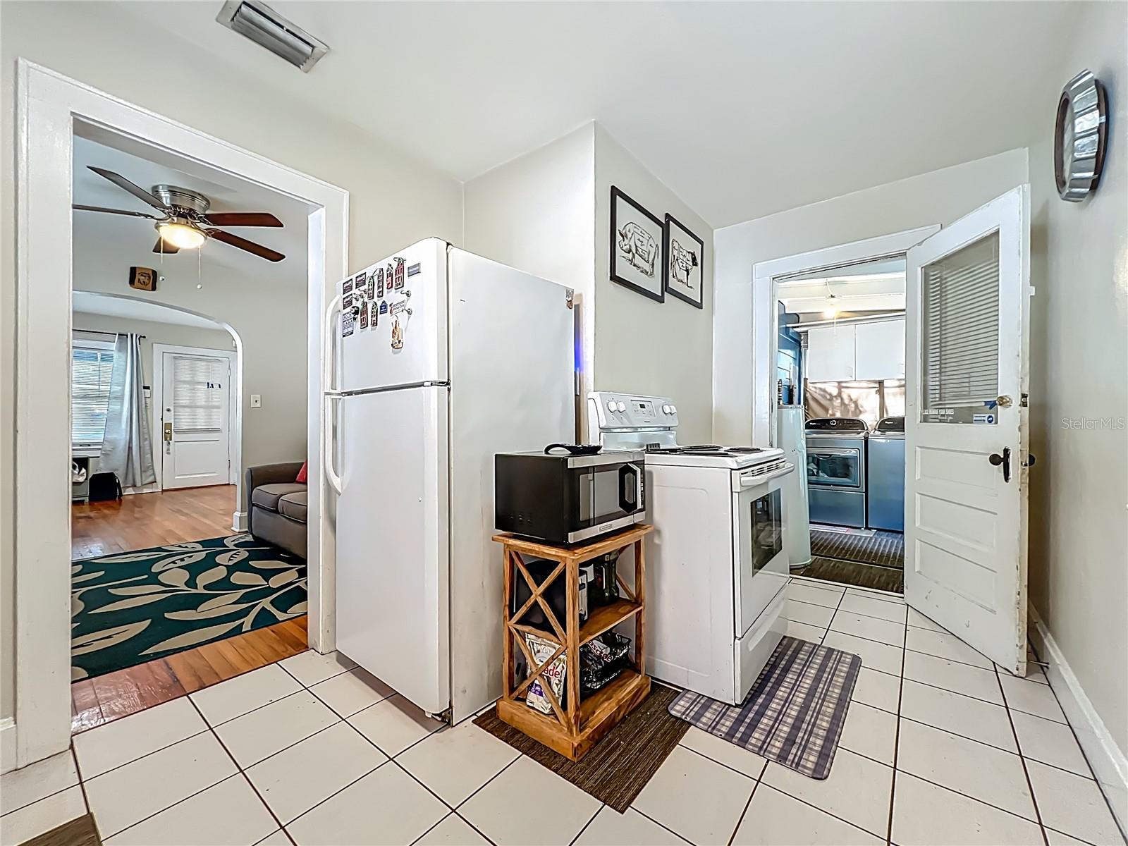 Image 7 of 31 For 1642 Mount Vernon Street