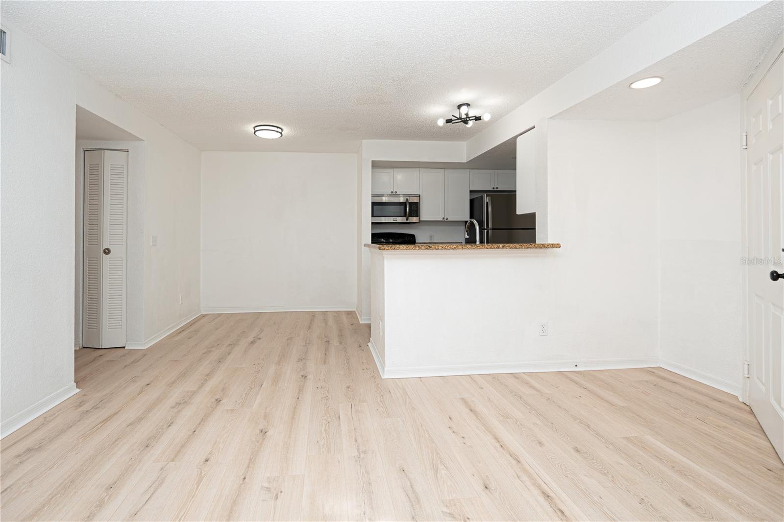 Image 4 of 25 For 5160 Conroy Road 21