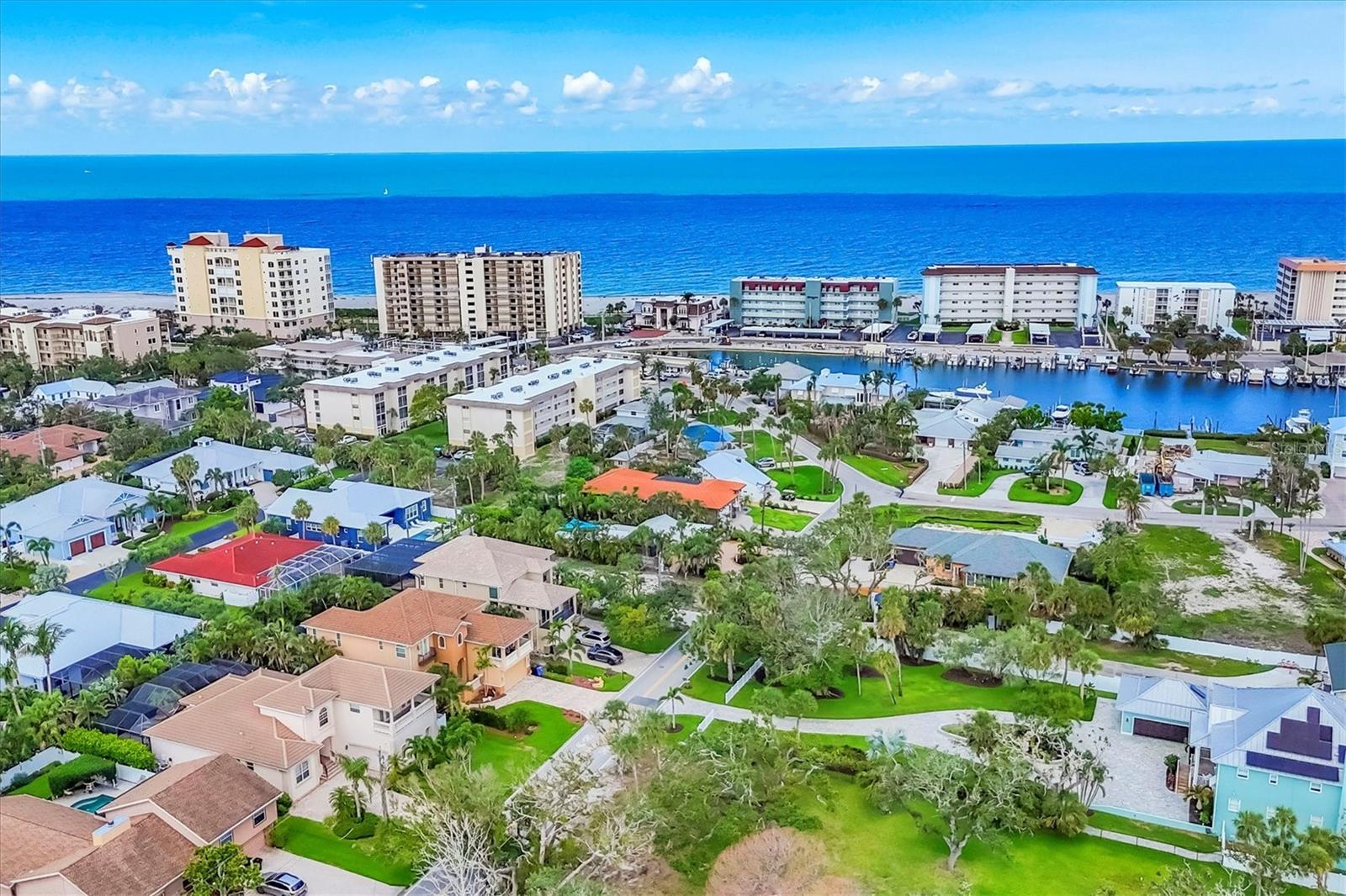 Details for 811 Laguna Drive, VENICE, FL 34285