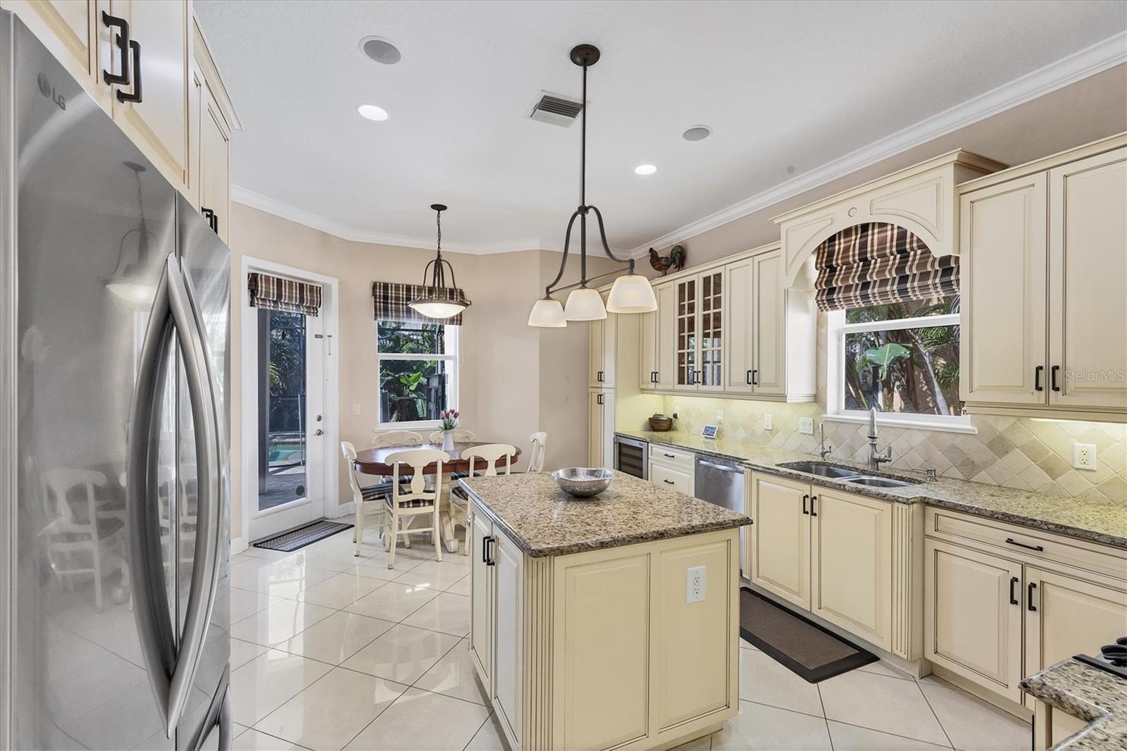 Image 17 of 66 For 811 Laguna Drive