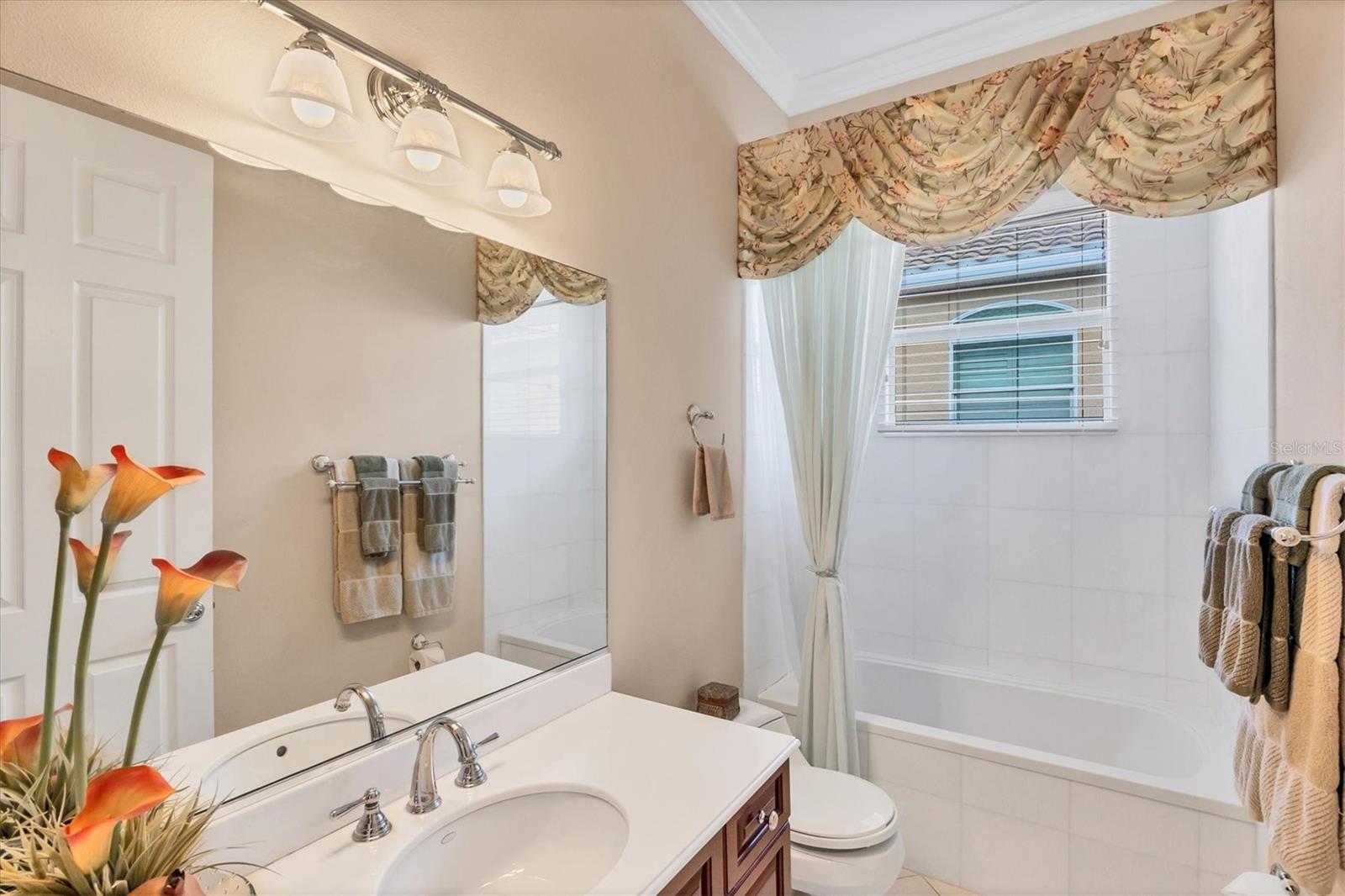 Image 38 of 66 For 811 Laguna Drive