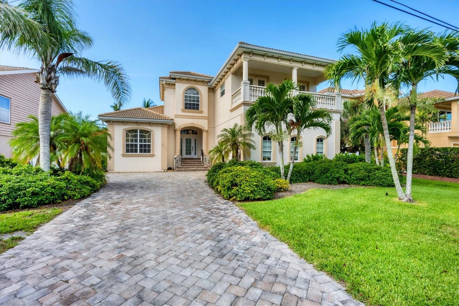 Image 6 of 66 For 811 Laguna Drive