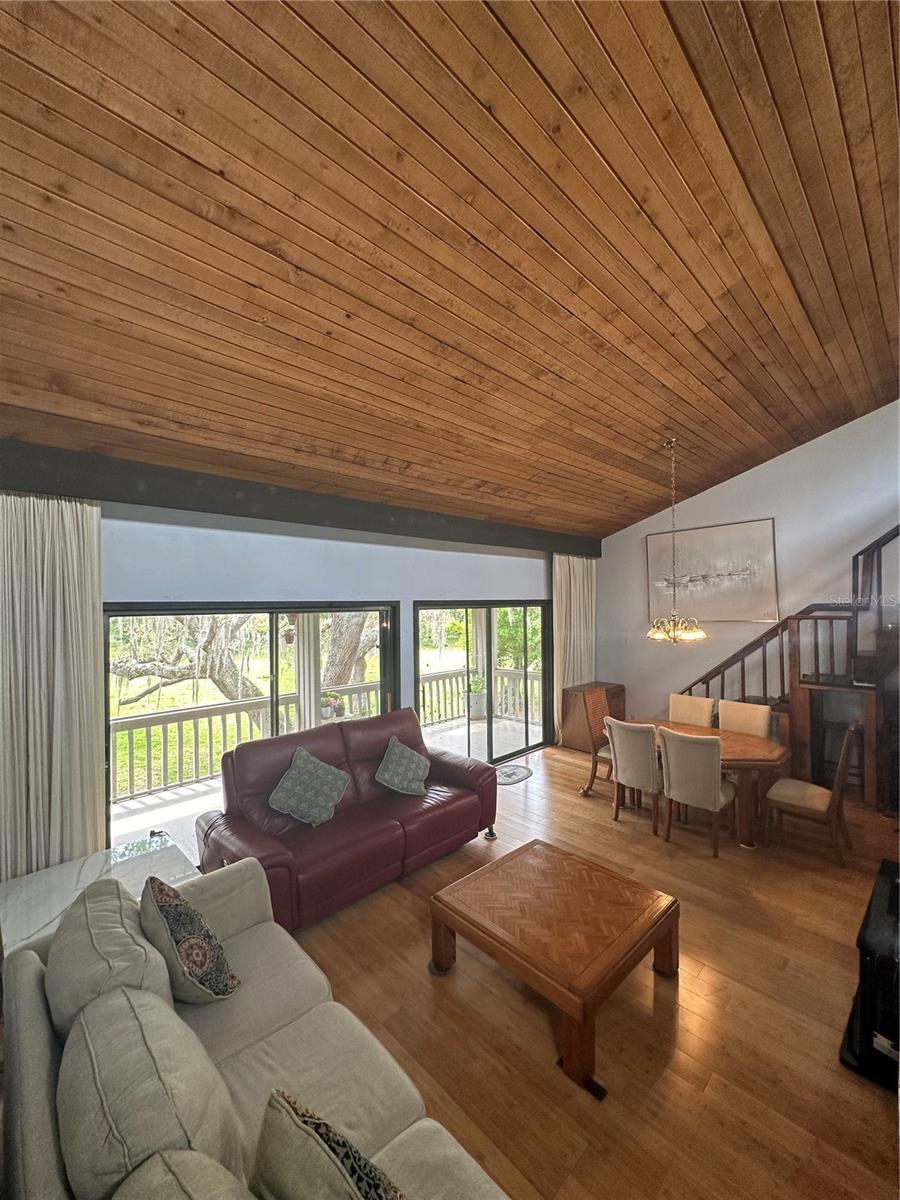 Image 12 of 23 For 116 Palm View Court 3535-6