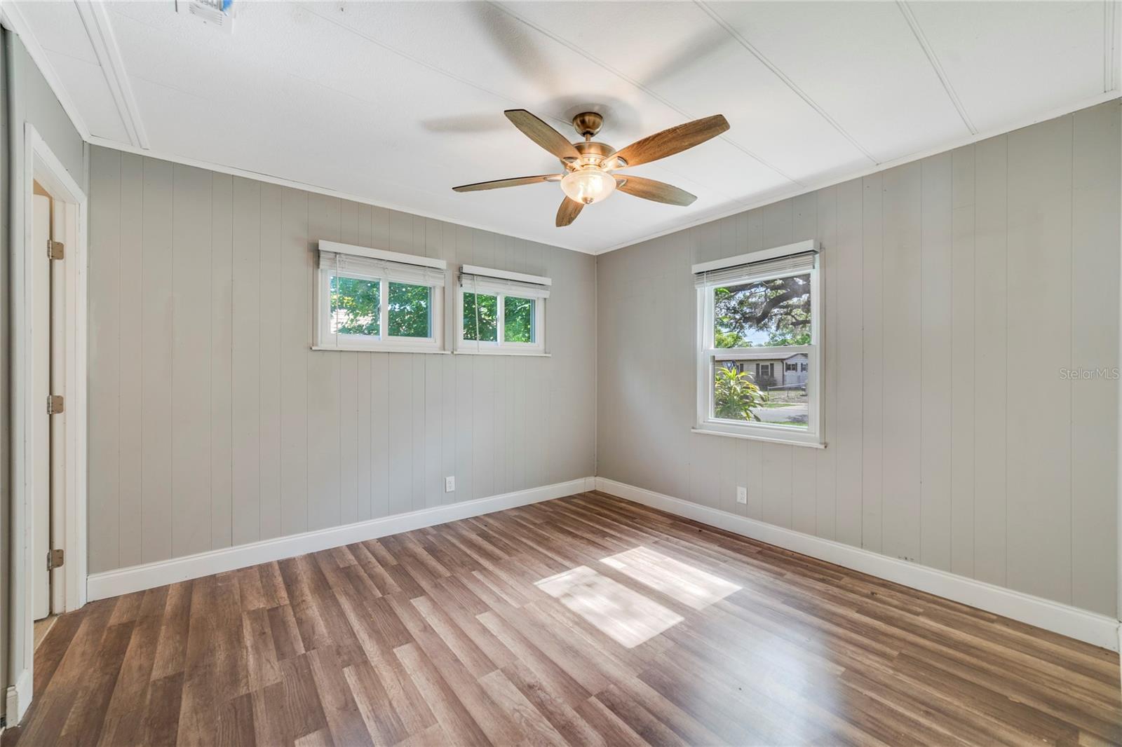 Image 11 of 15 For 220 Colony Drive