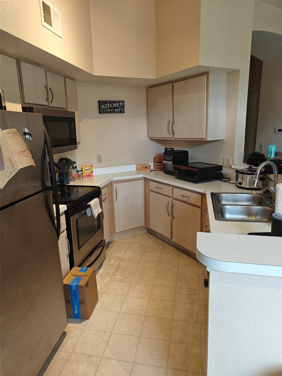 Image 3 of 27 For 7230 Westpointe Boulevard 1235