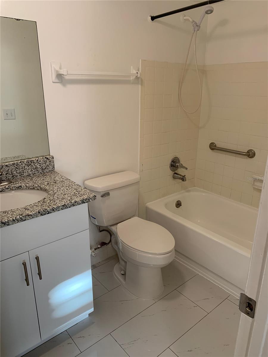 Image 10 of 14 For 4353 Semoran Boulevard 6