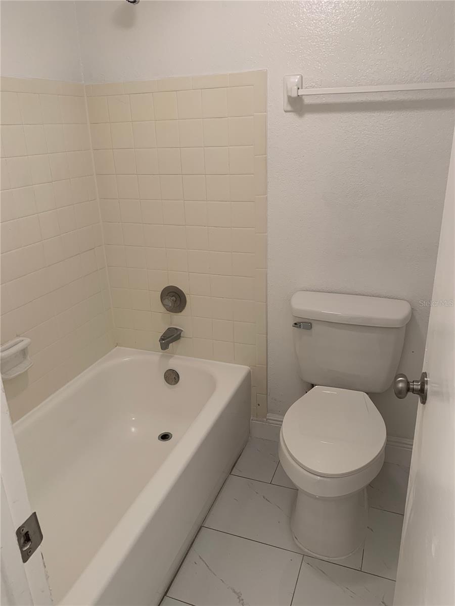Image 12 of 14 For 4353 Semoran Boulevard 6