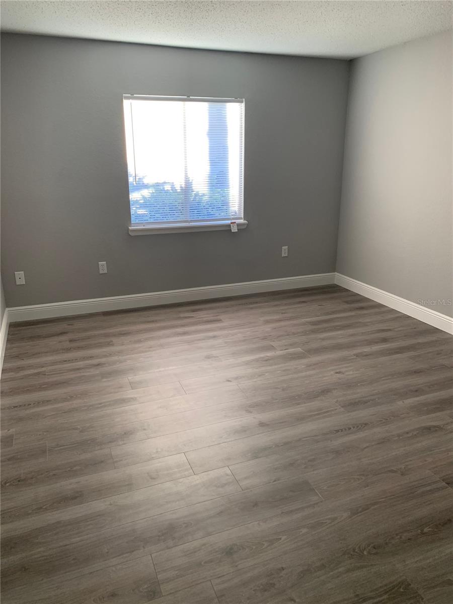 Image 7 of 14 For 4353 Semoran Boulevard 6